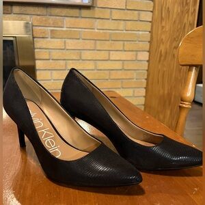 Cute & Classic! Calvin Klein black heels size 7 1/2 barely worn great condition